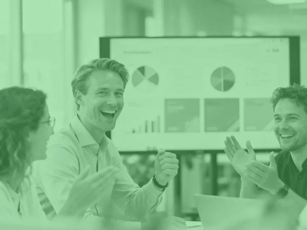 Digital agency team werkt aan strategie om meer omzet online te genereren.